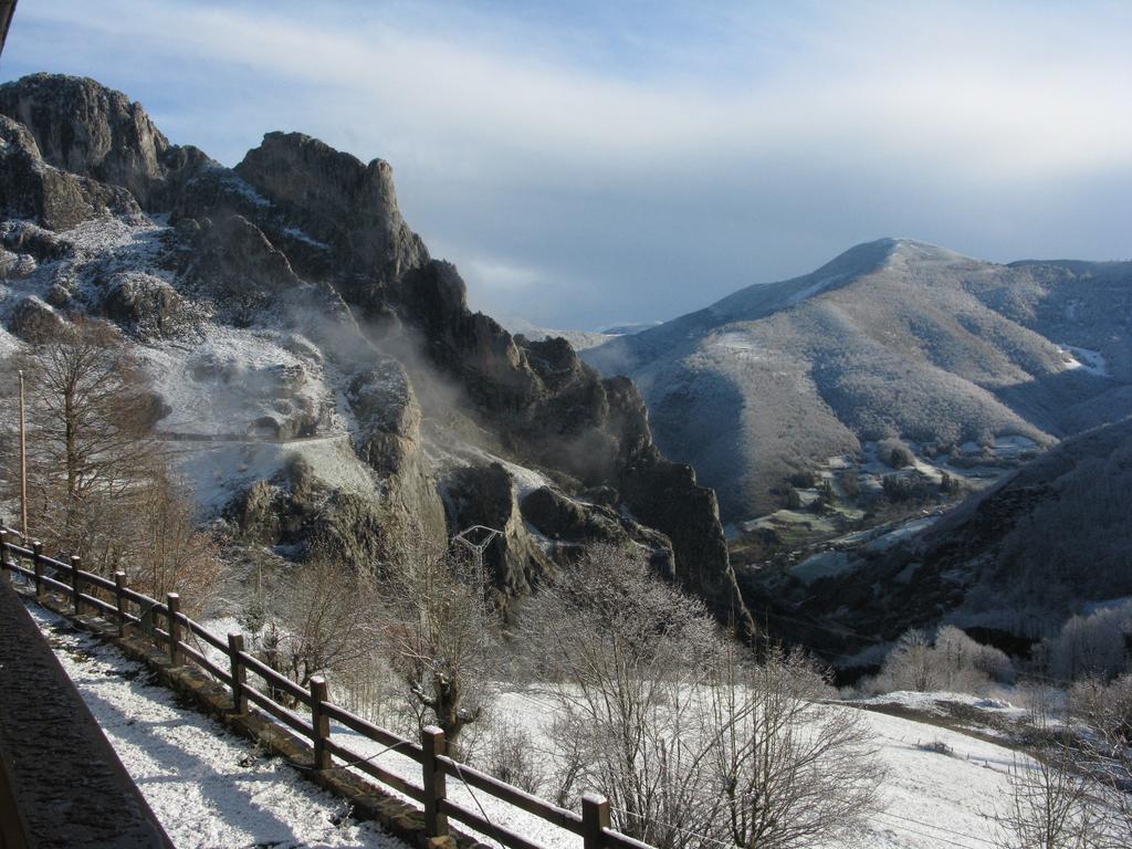 La Posada De Cucayo Dobres Exteriör bild